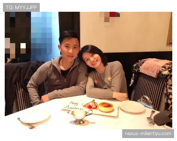 张楠训练完直接啃鸡腿,这自律人设是不是有点绷不住了?
